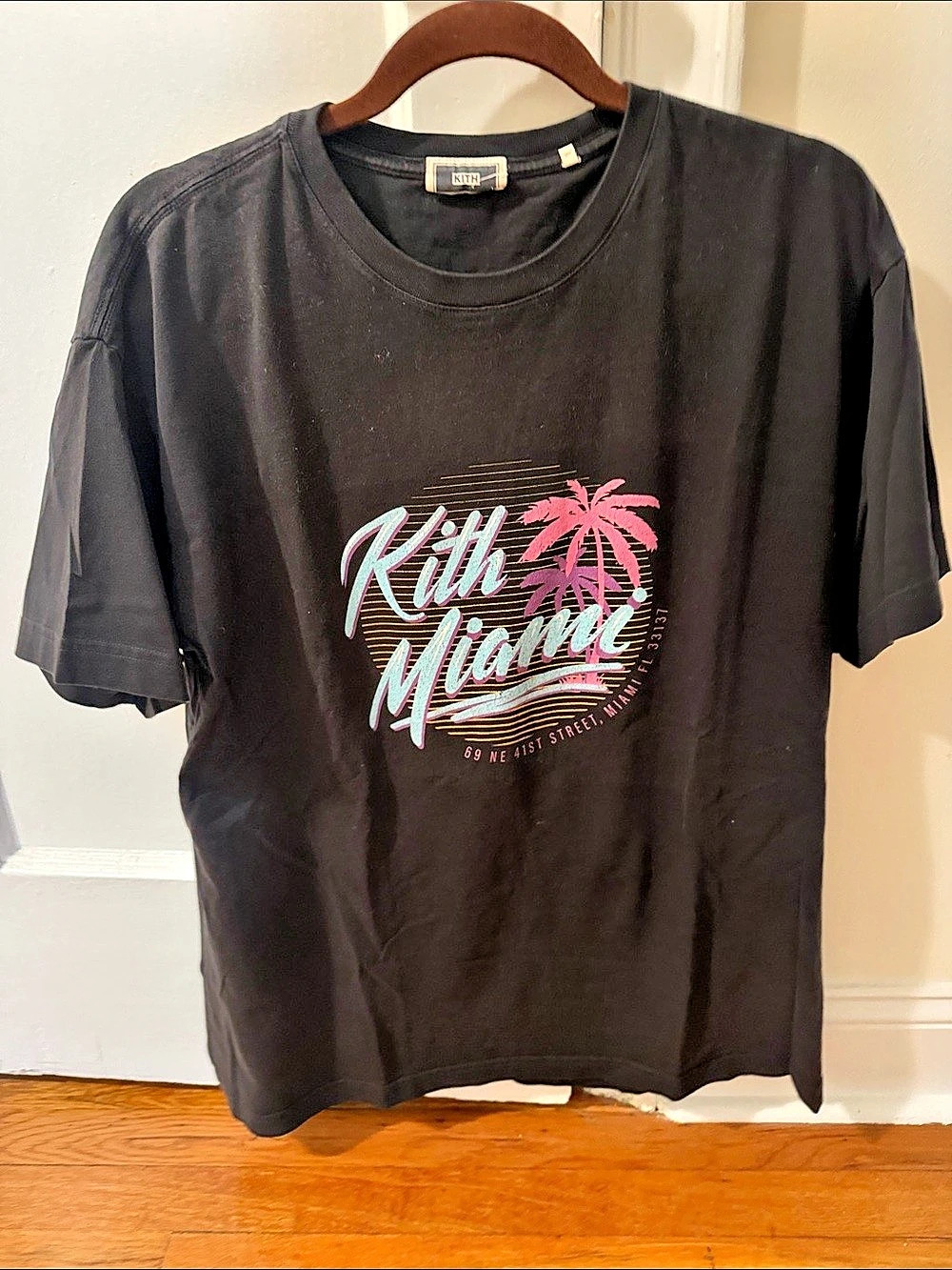 Kith Miami Script Logo Tee Graphic Tee Size Large